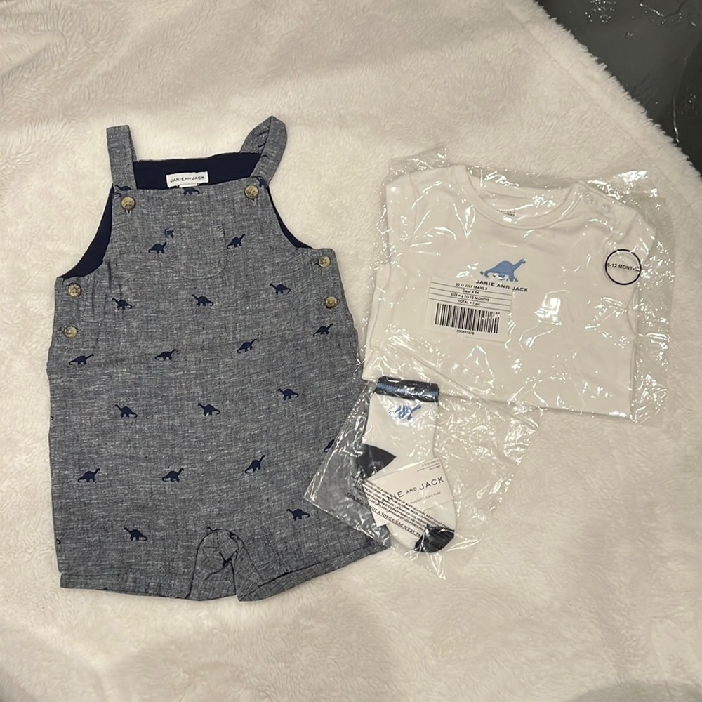 NWT Janie and Jack Dinosaur Overalls with onesie and socks. 6-12months.